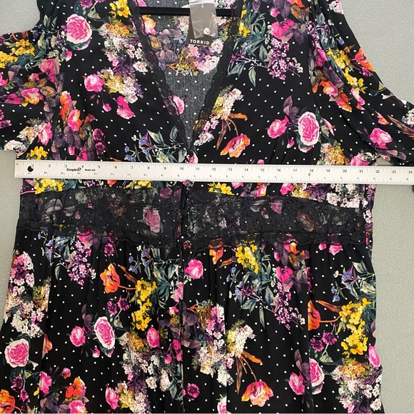 Torrid Crepe Lace Trim Kimono Duster 1X Floral Cottagecore Whimsigoth *FLAW* - Picture 9 of 13